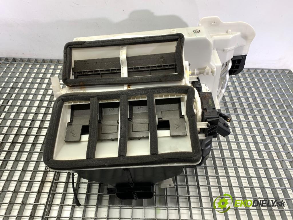 MAZDA 6 GJ sedan 2015 141 kW 2.5 (GJ5FP) 2488 Výhrevné teleso, radiátor kúrenia GHR9E (Radiátor kúrenia)