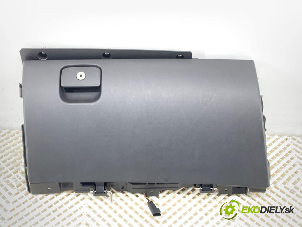 JAGUAR XF II sedan 2018 132 kW 2.0 D 1999 Priehradka, kastlík spolujazdca  (Priehradka (kastlík))