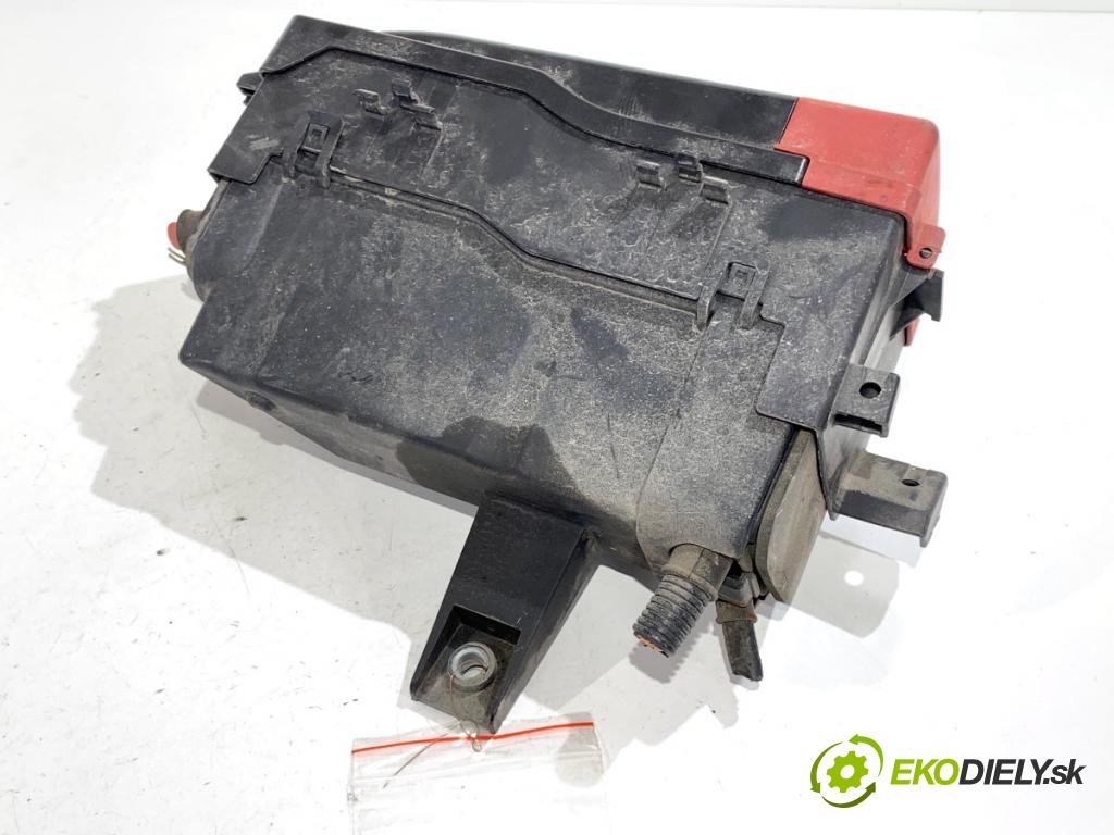 JAGUAR XF II sedan 2018 132 kW 2.0 D 1999 skříňka poistková GX73-14A076-AA (Pojistková skříňka)