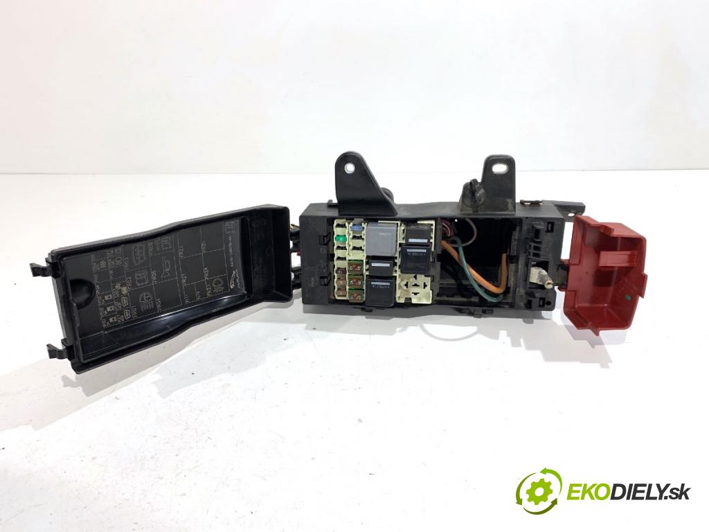 JAGUAR XF II sedan 2018 132 kW 2.0 D 1999 skříňka poistková GX73-14A076-AA (Pojistková skříňka)