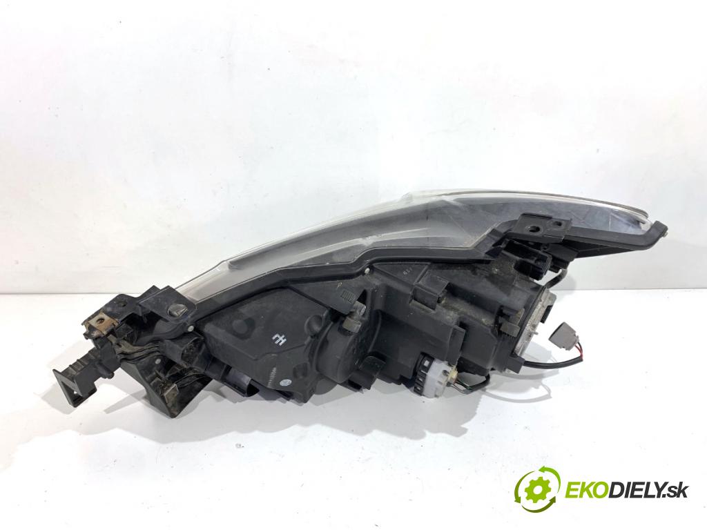 MAZDA 6 GJ sedan 2015 141 kW 2.5 (GJ5FP) 2488 Svetlomet pravy predný XENON