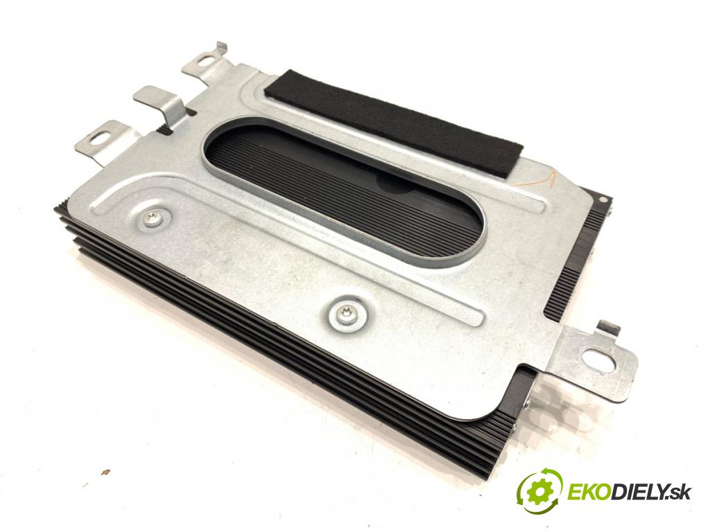 JEEP CHEROKEE KL SUV 2019 200 kW 3.2 V6 4x4 3239 Zosilňovač 68310851AC (Zosilňovač)