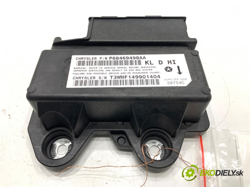 JEEP CHEROKEE KL SUV 2019 200 kW 3.2 V6 4x4 3239 senzor airbag P68469498AA (Snímač)
