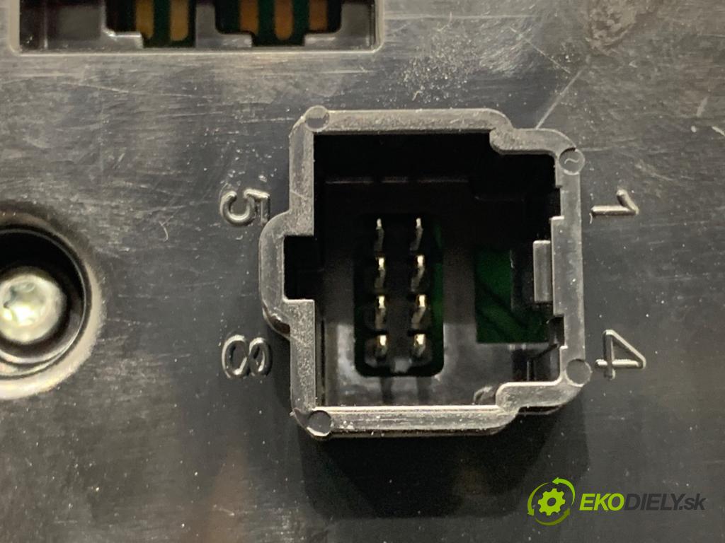 JEEP CHEROKEE KL SUV 2019 200 kW 3.2 V6 4x4 3239 Panel ovládania kúrenia 68285942AD (Prepínacie páčky pod volantom)