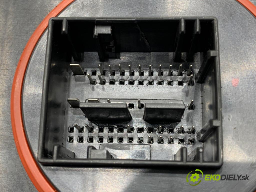 JEEP CHEROKEE KL SUV 2019 200 kW 3.2 V6 4x4 3239 Menič XENON 10EEG180571 (Riadiaca jednotka xenónu)