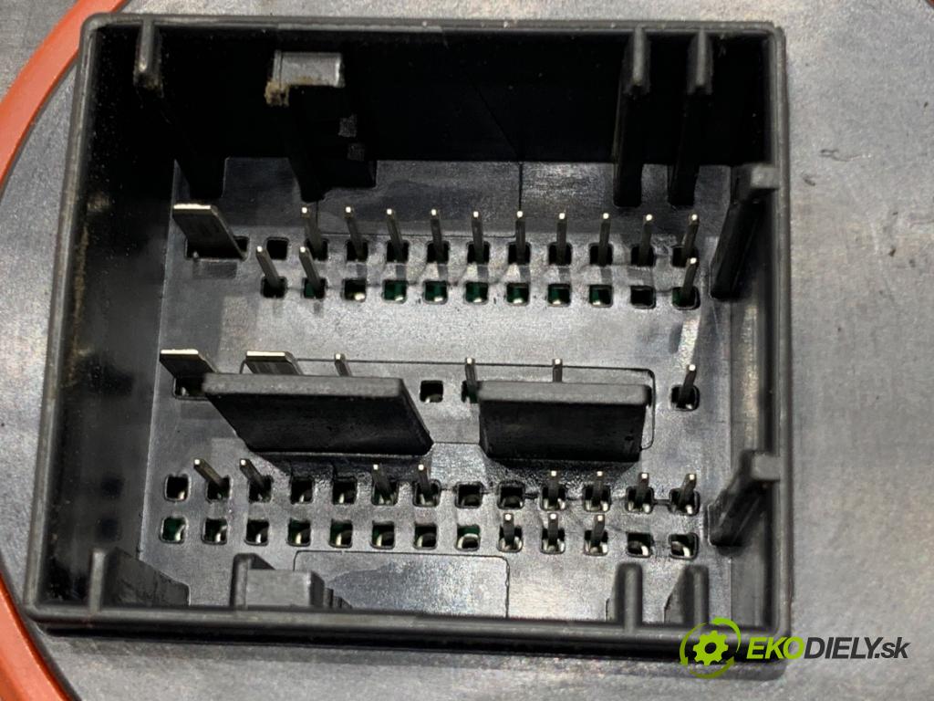 JEEP CHEROKEE KL SUV 2019 200 kW 3.2 V6 4x4 3239 Menič XENON 10EEG171927 (Riadiaca jednotka xenónu)