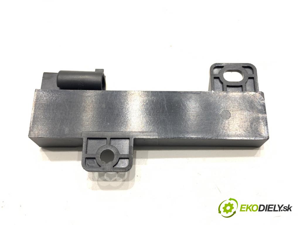 JEEP CHEROKEE KL SUV 2019 200 kW 3.2 V6 4x4 3239 Zosilňovač Antenní: P56046957AA (Zosilňovač)