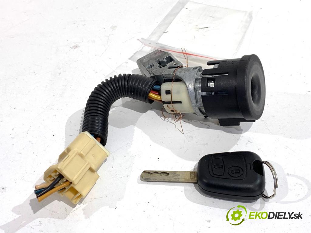 PEUGEOT 107 liftback 2007 50 kW 1.0 998 spinačka N0501412 (Spínacia skrinka)