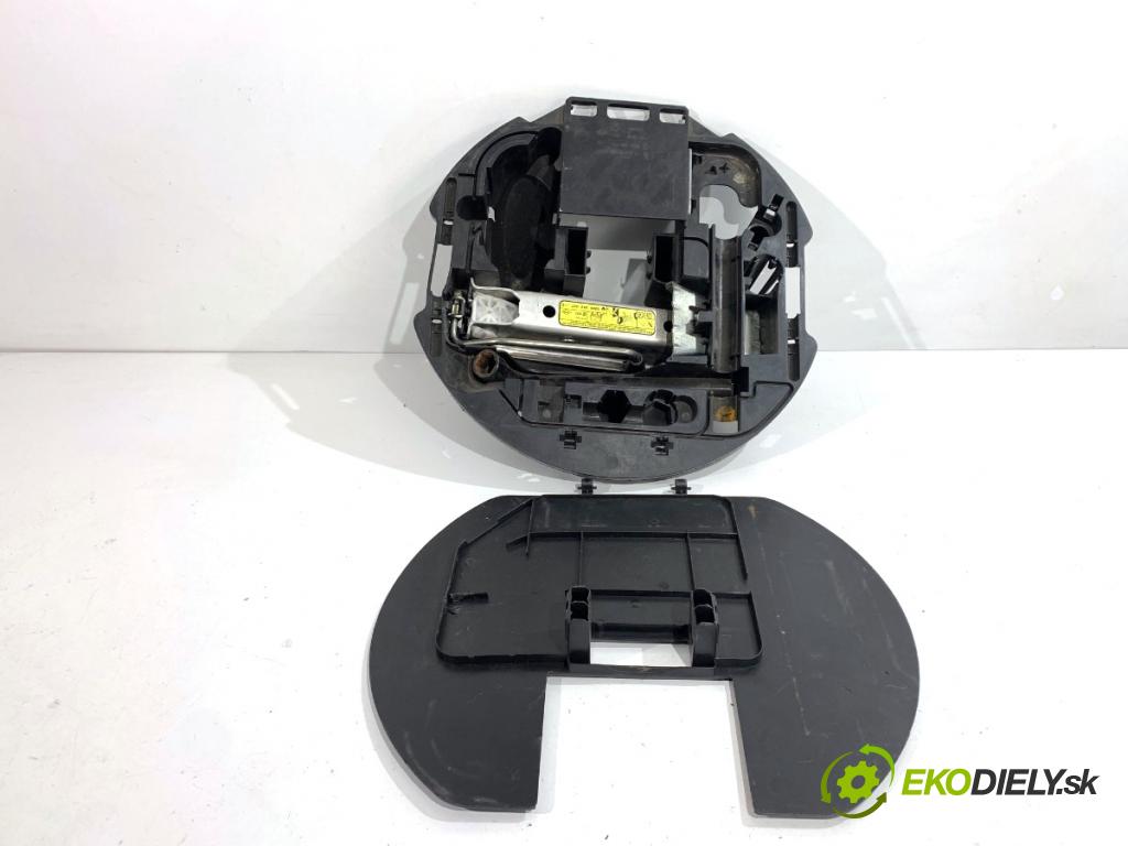 RENAULT CLIO III liftback 2006 50 kW 1.5 dCi (C/BR0G, C/BR1G) 1461 Súprava náradia 8200578163