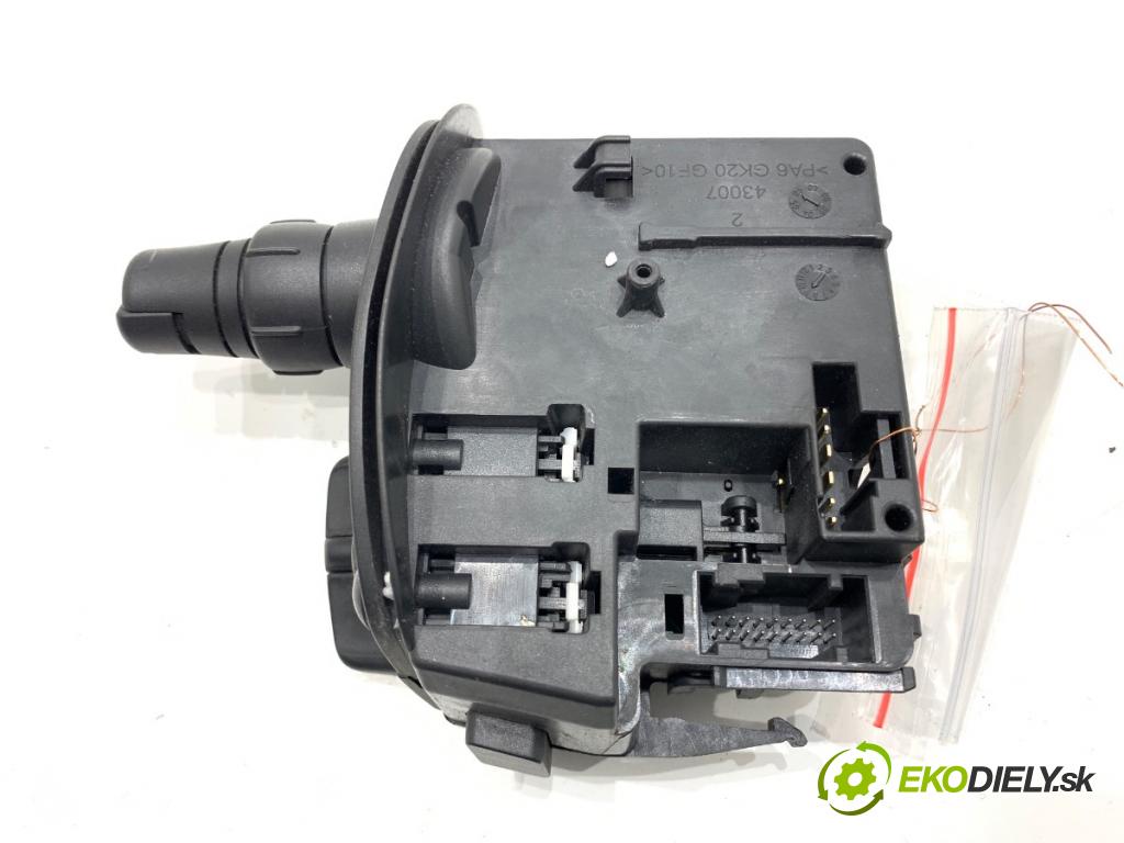 RENAULT CLIO III liftback 2006 50 kW 1.5 dCi (C/BR0G, C/BR1G) 1461 Prepínač stieračov 88103003396 (Prepínacie páčky pod volantom)