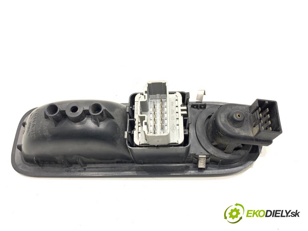 RENAULT CLIO III liftback 2006 50 kW 1.5 dCi (C/BR0G, C/BR1G) 1461 Prepínač okien 8200356515 (Prepínacie páčky pod volantom)