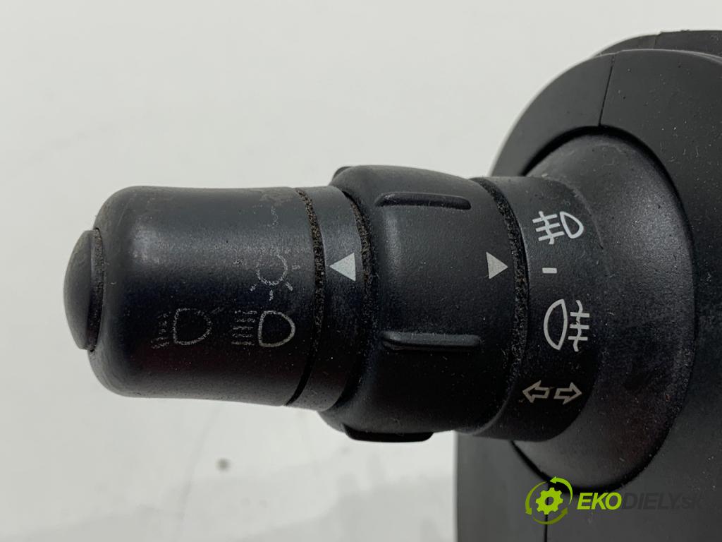 RENAULT CLIO III liftback 2006 50 kW 1.5 dCi (C/BR0G, C/BR1G) 1461 Prepínač smeroviek 88102002 (Prepínacie páčky pod volantom)