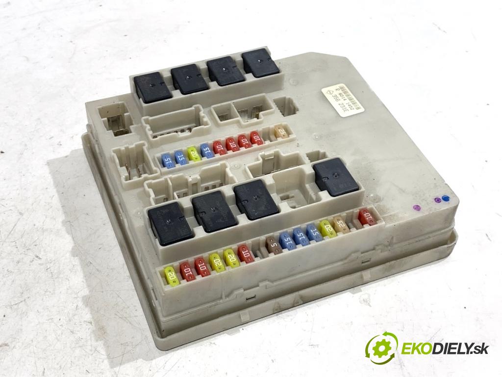 RENAULT CLIO III liftback 2006 50 kW 1.5 dCi (C/BR0G, C/BR1G) 1461 modul BSI 356231E (Pojistková skříňka)