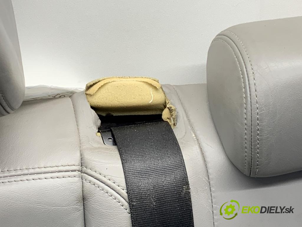VW TOUAREG SUV 2006 206 kW 3.6 V6 FSI 3597 Sedadlo druhý rad