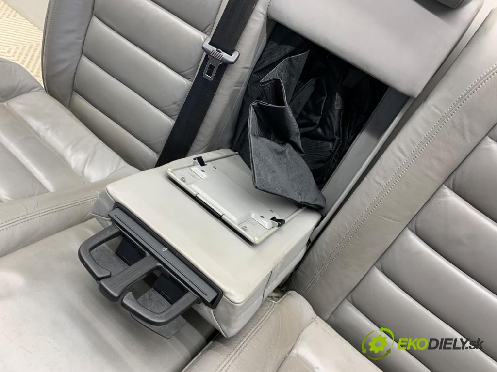 VW TOUAREG SUV 2006 206 kW 3.6 V6 FSI 3597 Sedadlo druhý rad