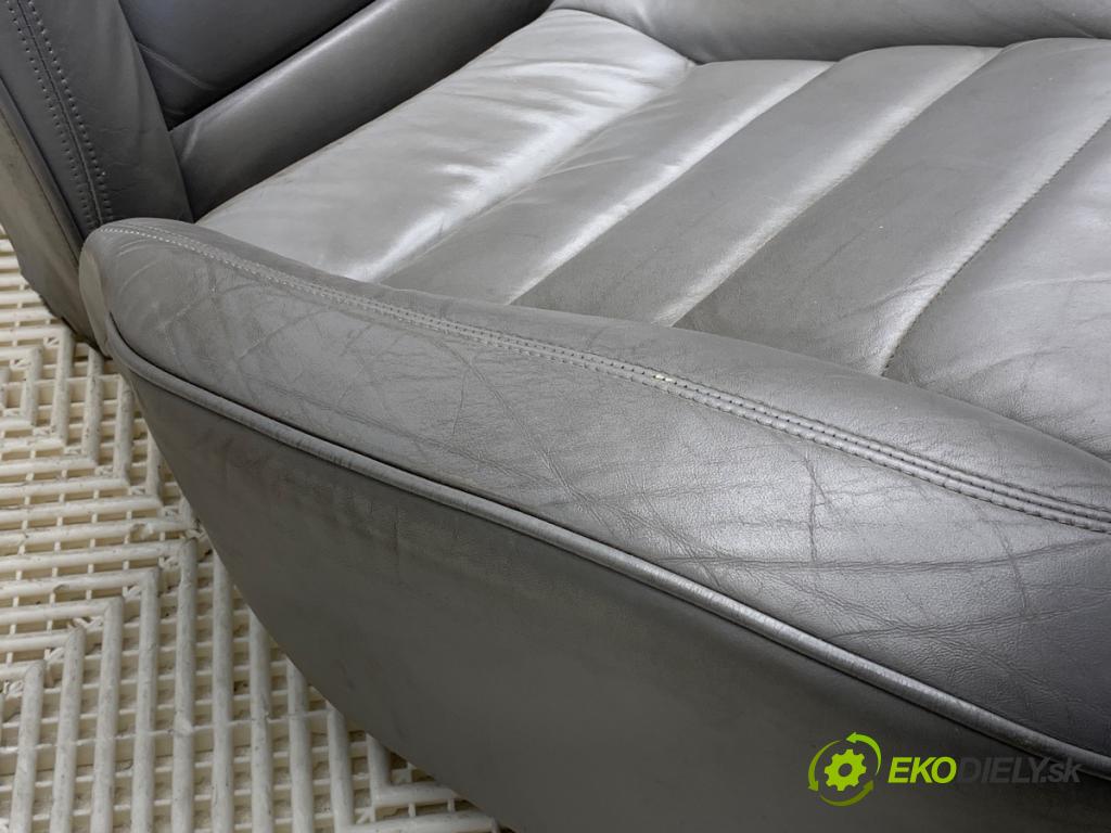 VW TOUAREG SUV 2006 206 kW 3.6 V6 FSI 3597 Sedadlo druhý rad