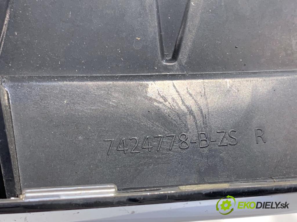 BMW F39 SUV 2019 103 kW sDrive 18 i 1499 mřížka maska 7424778 7424777 (Přední mřížka (maska chladiče))