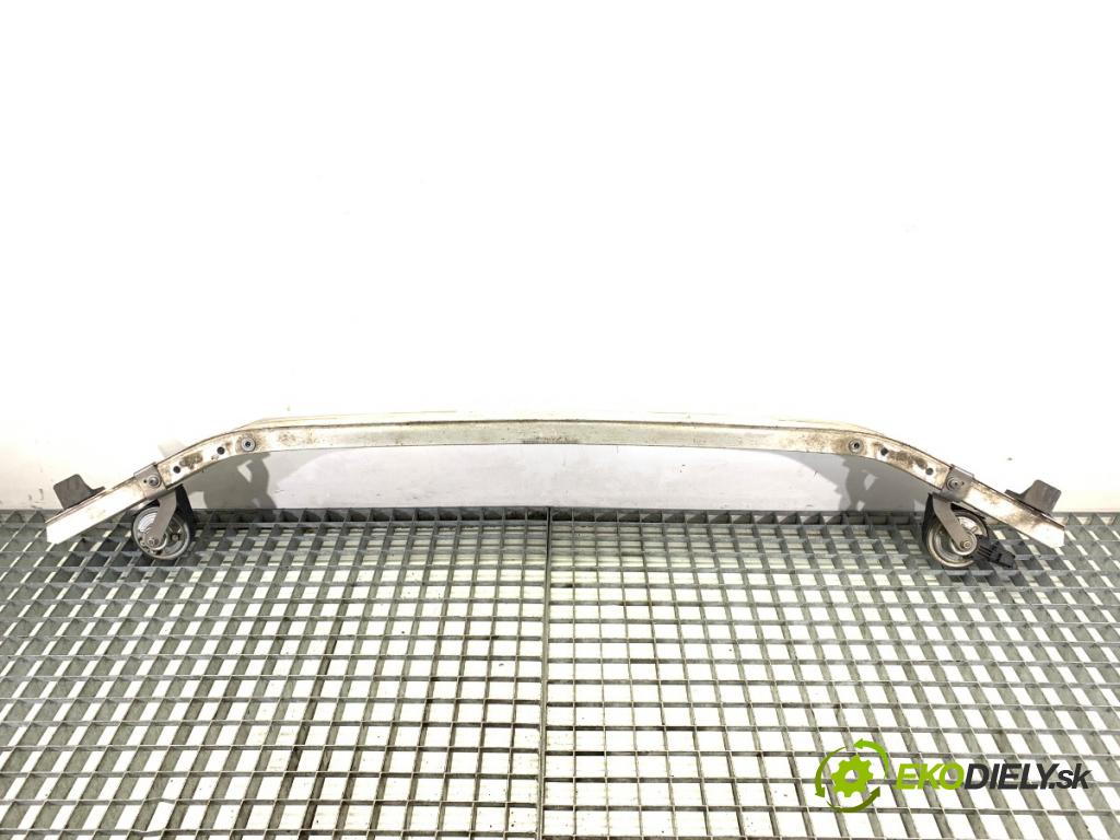 BMW F39 SUV 2019 103 kW sDrive 18 i 1499 výztuha nárazníka přední část 7342439 (Přední výztuha)