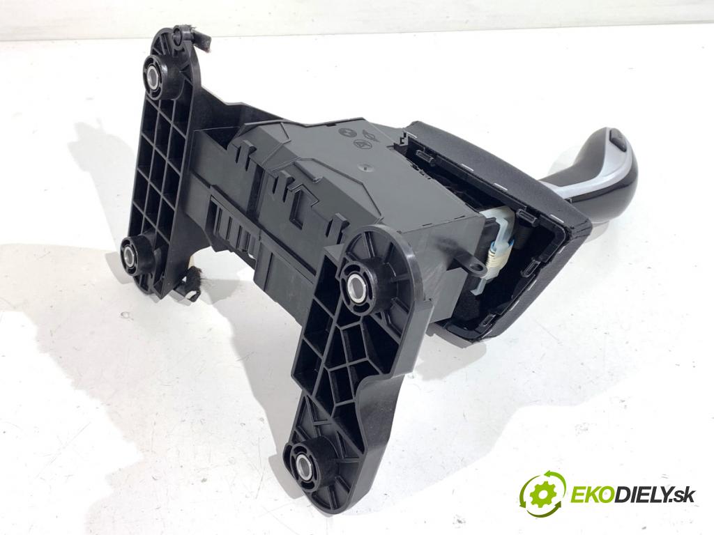 BMW F39 SUV 2019 103 kW sDrive 18 i 1499 Kulisa 7950472 (Rýchlostná páka (kulisa))