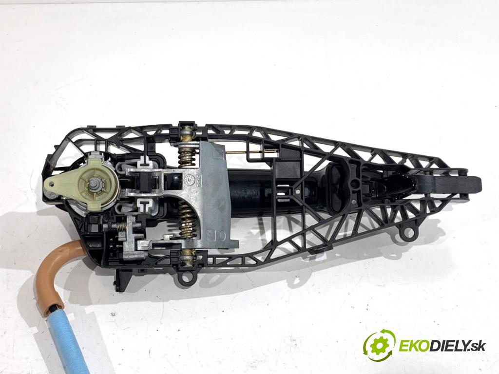 BMW F39 SUV 2019 103 kW sDrive 18 i 1499 Kľučka vonkajšia ľavy predný