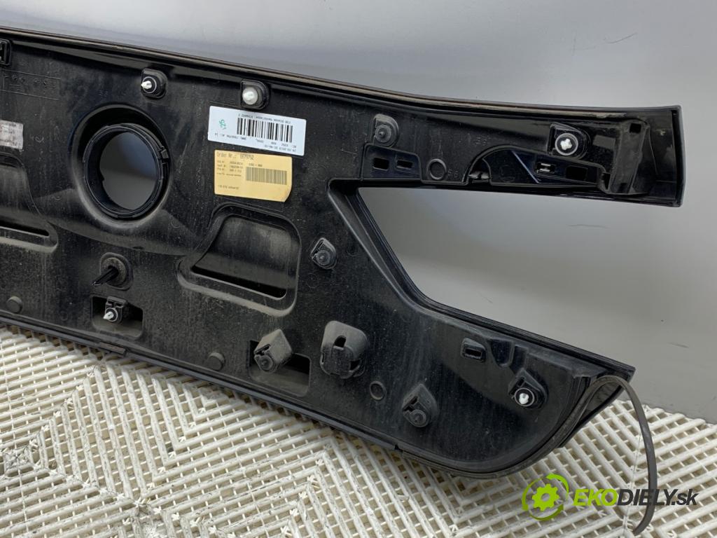 BMW F39 SUV 2019 103 kW sDrive 18 i 1499 Lišta Zadné čelo dverí zad 7428466