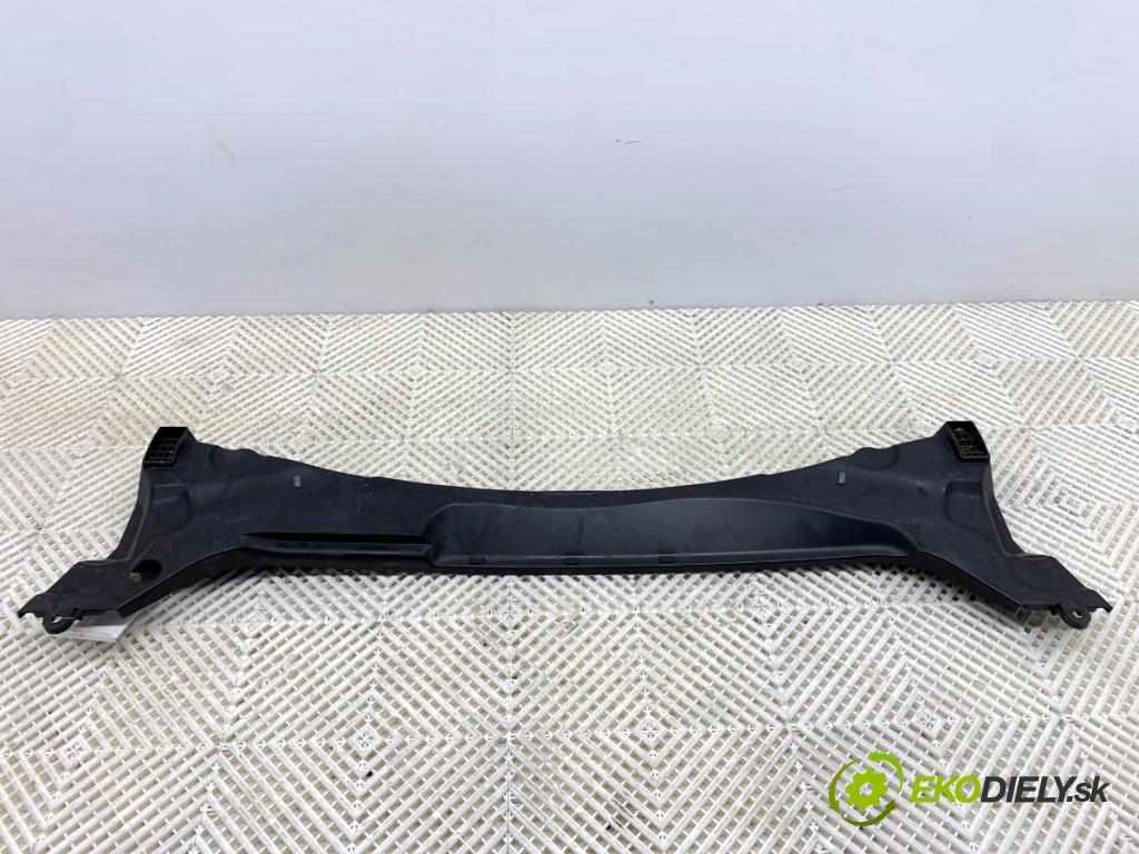 BMW F39 SUV 2019 103 kW sDrive 18 i 1499 Torpédo, plast pod čelné okno 7429612 (Torpédo (plast pod čelným sklom))