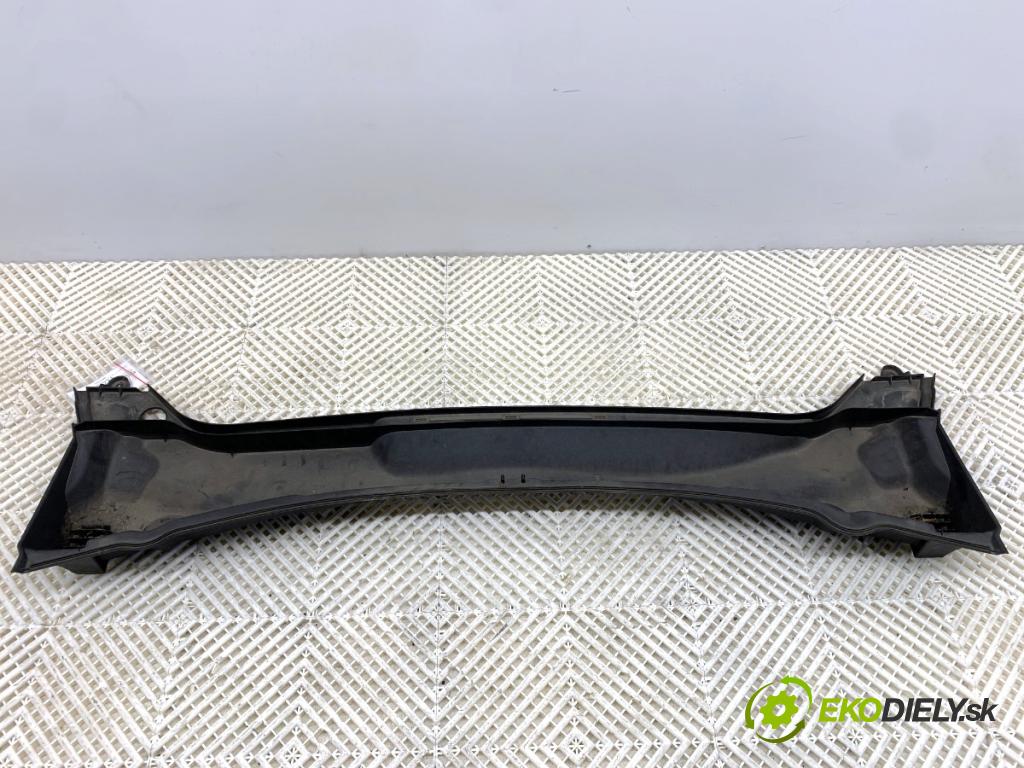 BMW F39 SUV 2019 103 kW sDrive 18 i 1499 Torpédo, plast pod čelné okno 7429612 (Torpédo (plast pod čelným sklom))