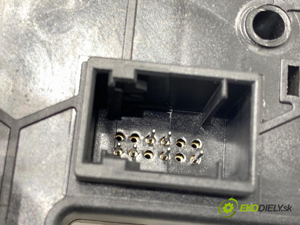 BMW F39 SUV 2019 103 kW sDrive 18 i 1499 Prepínač kombinovaný 6827369 (Prepínacie páčky pod volantom)