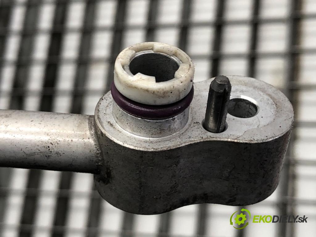 BMW F39 SUV 2019 103 kW sDrive 18 i 1499 rúrka klimatizace 9869633 (Trubka klimatizace)