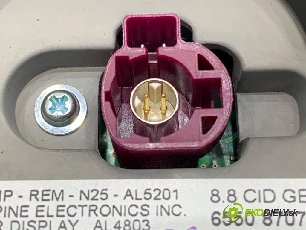 BMW F39 SUV 2019 103 kW sDrive 18 i 1499 Dislpej 8707407 (Prístrojová doska)