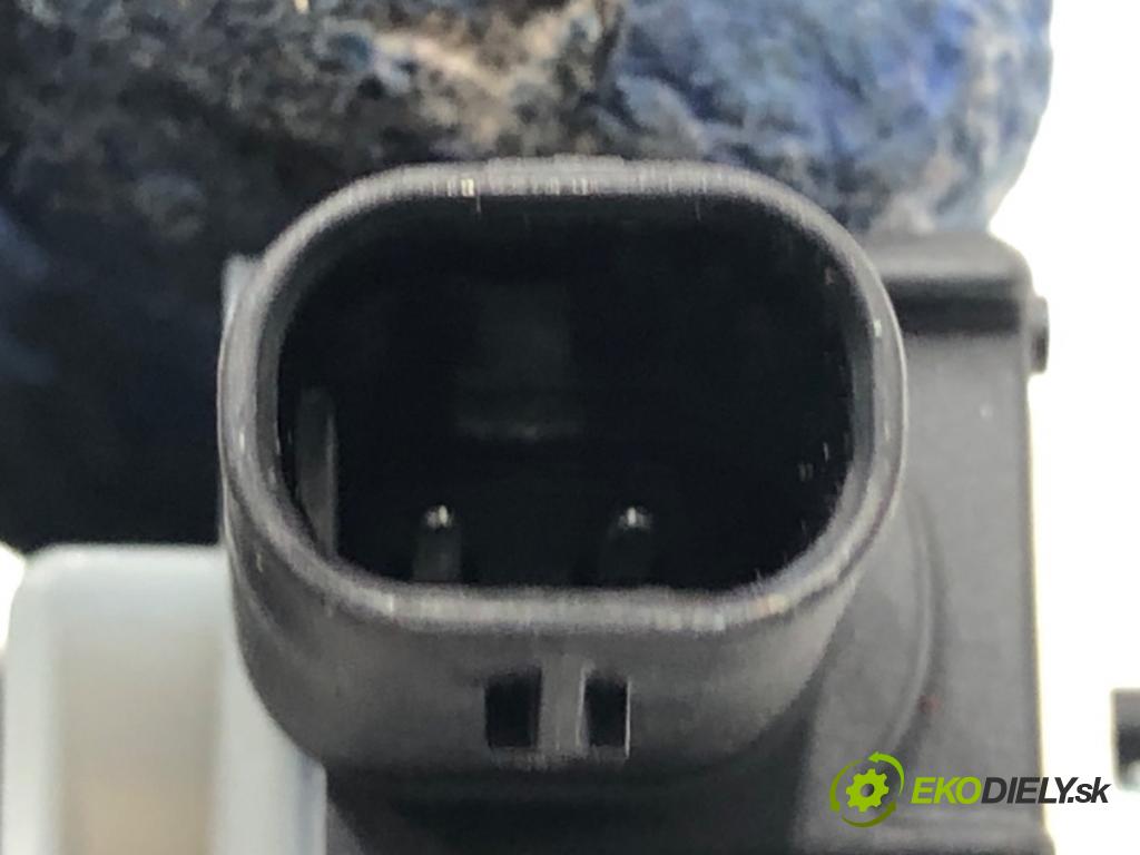 BMW F39 SUV 2019 103 kW sDrive 18 i 1499 Snímač nárazu 9305252 (Snímač nárazu)