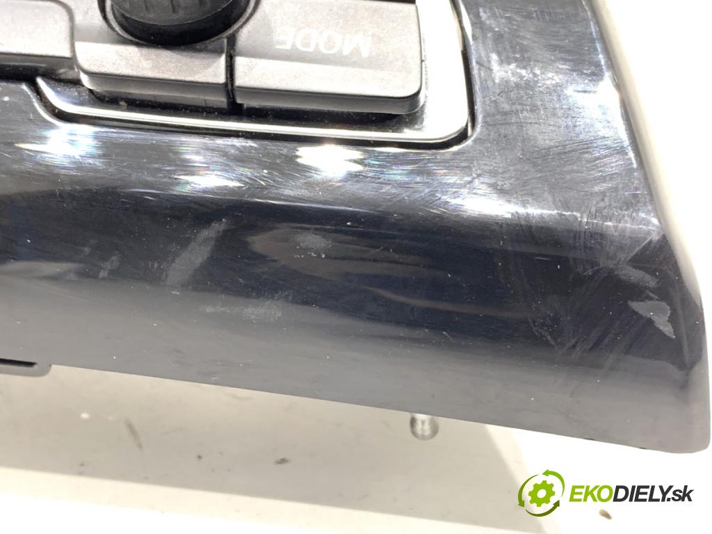 BMW F39 SUV 2019 103 kW sDrive 18 i 1499 Panel ovládania radia 9371457 (Prepínacie páčky pod volantom)