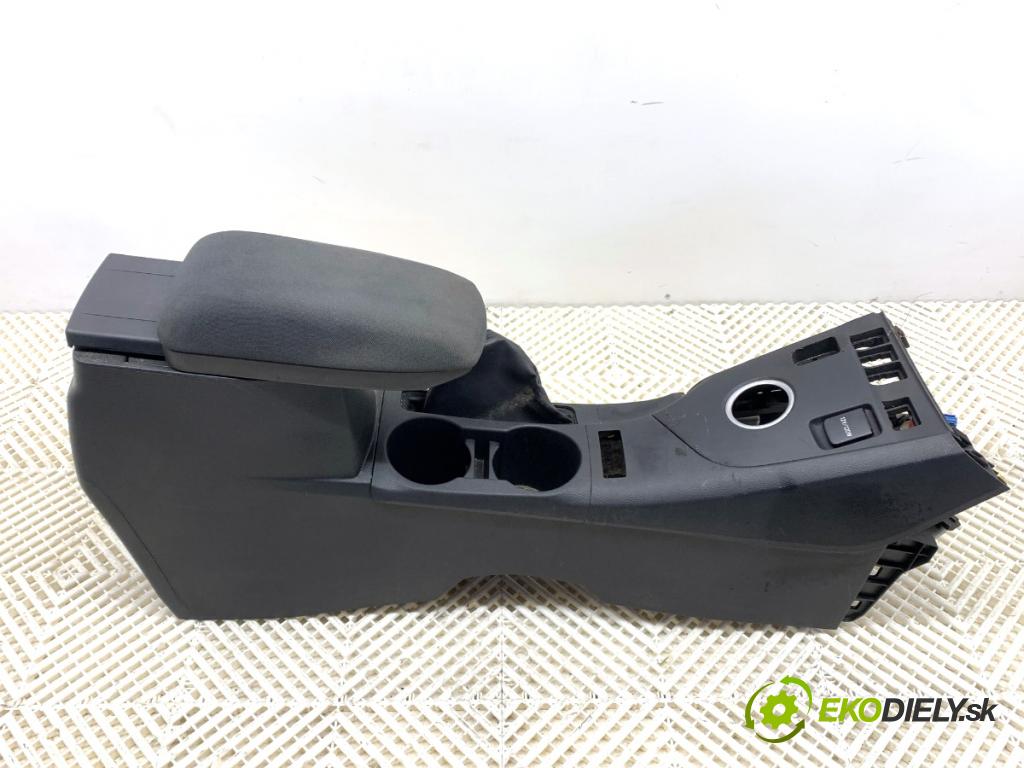 TOYOTA AURIS II Kombi 2017 73 kW 1.8 Hybrid (ZWE186_) 1798 Tunel středový 58910-02160 (Středový tunel)