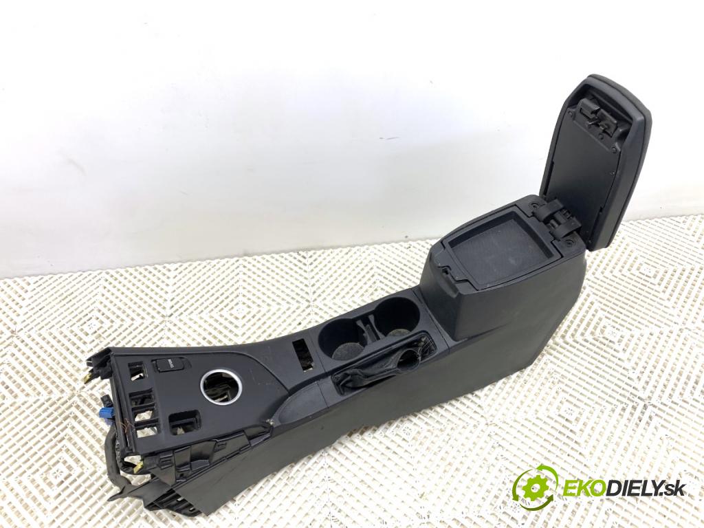 TOYOTA AURIS II Kombi 2017 73 kW 1.8 Hybrid (ZWE186_) 1798 Tunel středový 58910-02160 (Středový tunel)