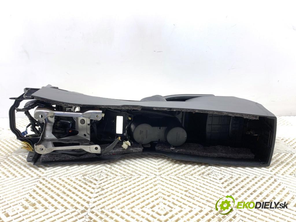 TOYOTA AURIS II Kombi 2017 73 kW 1.8 Hybrid (ZWE186_) 1798 Tunel středový 58910-02160 (Středový tunel)