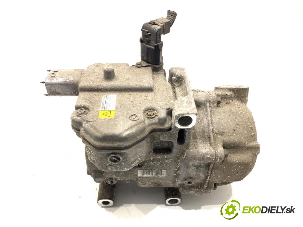 TOYOTA AURIS II Kombi 2017 73 kW 1.8 Hybrid (ZWE186_) 1798 Kompresor klimatizácie 042200-1330 (Kompresor klimatizácie)