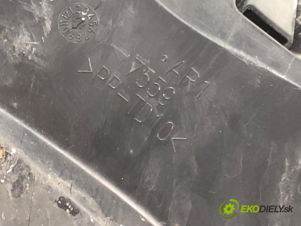 TOYOTA AURIS II Kombi 2017 73 kW 1.8 Hybrid (ZWE186_) 1798 skříňka poistková 82641-47020 (Pojistková skříňka)