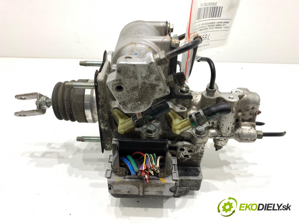 TOYOTA AURIS II Kombi 2017 73 kW 1.8 Hybrid (ZWE186_) 1798 Posilovač bŕzd 47270-47030