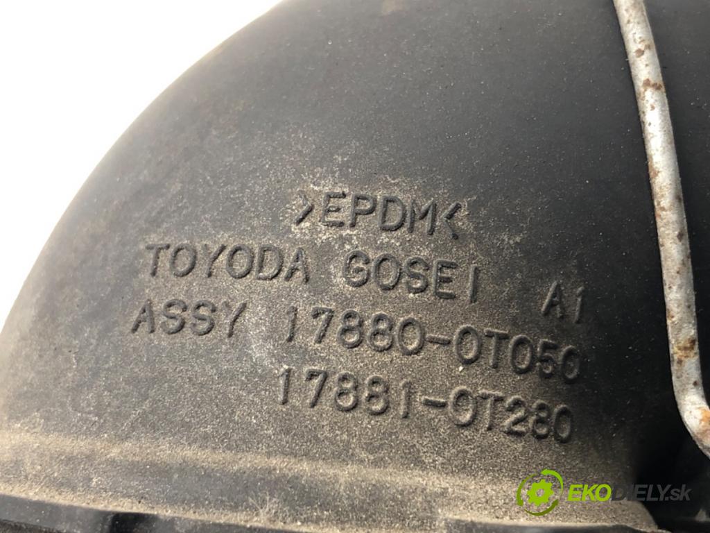 TOYOTA AURIS II Kombi 2017 73 kW 1.8 Hybrid (ZWE186_) 1798 Rúra vzduchu 17880-0T050