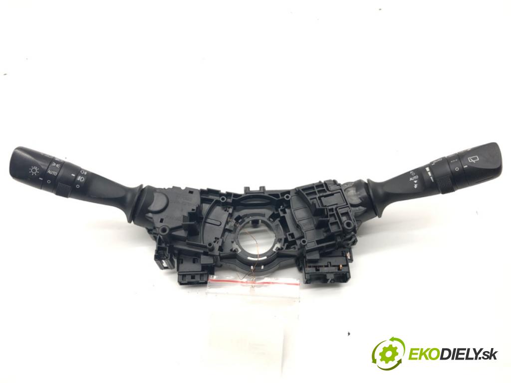 TOYOTA AURIS II Kombi 2017 73 kW 1.8 Hybrid (ZWE186_) 1798 Prepínač kombinovaný 17F852 (Prepínacie páčky pod volantom)