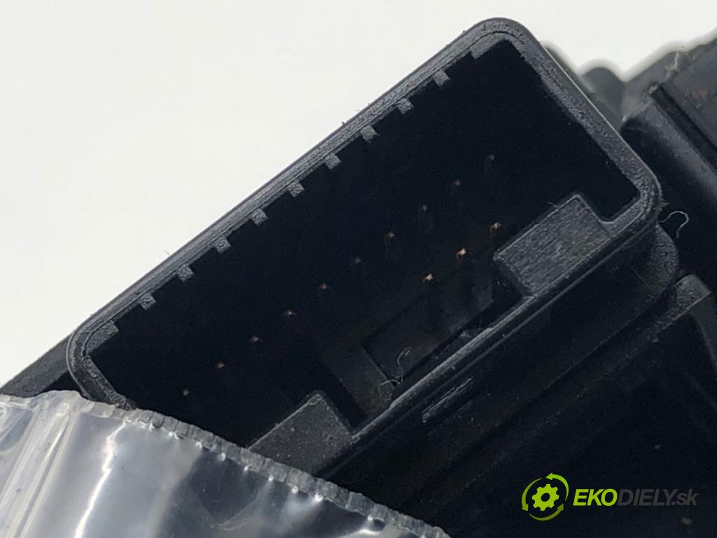 TOYOTA AURIS II Kombi 2017 73 kW 1.8 Hybrid (ZWE186_) 1798 Prepínač kombinovaný 17F852 (Prepínacie páčky pod volantom)