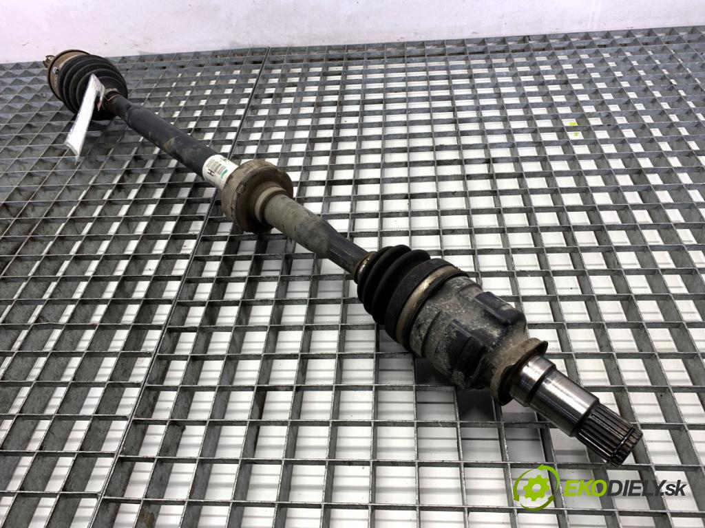 TOYOTA AURIS II Kombi 2017 73 kW 1.8 Hybrid (ZWE186_) 1798 poloos pravý přední část 4341002850F