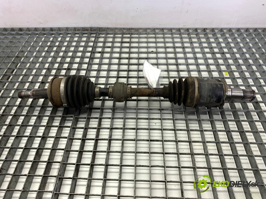 TOYOTA AURIS II Kombi 2017 73 kW 1.8 Hybrid (ZWE186_) 1798 poloos levý přední část 