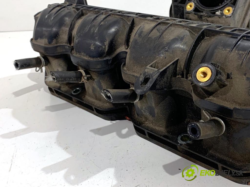 TOYOTA AURIS II Kombi 2017 73 kW 1.8 Hybrid (ZWE186_) 1798 potrubí sání 1105870S01 (Sací potrubí)