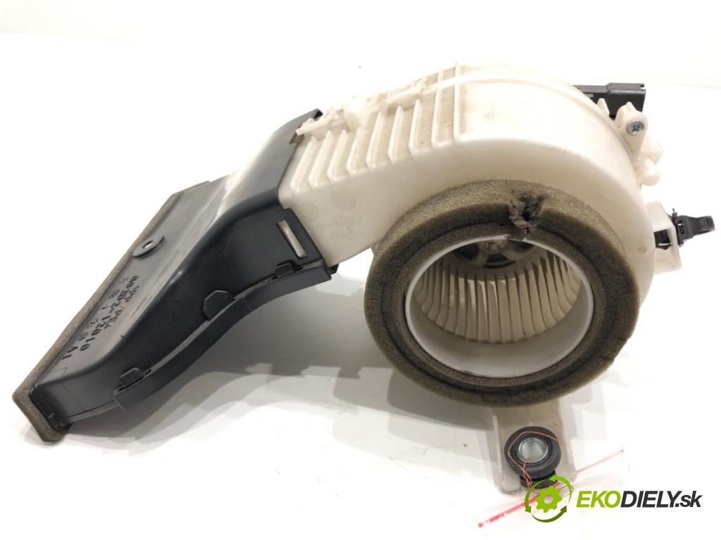 TOYOTA AURIS II Kombi 2017 73 kW 1.8 Hybrid (ZWE186_) 1798 ventilátor kúrenia BATERIE: G9230-12010
