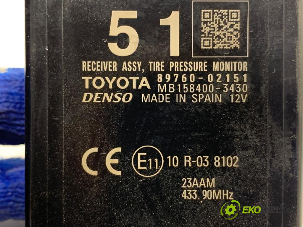 TOYOTA AURIS II Kombi 2017 73 kW 1.8 Hybrid (ZWE186_) 1798 Modul tlaku OPON TPMS 89760-02151