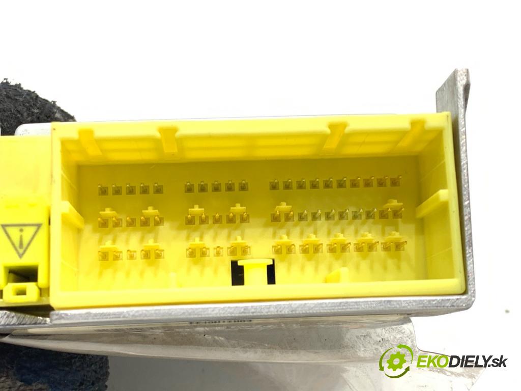 TOYOTA AURIS II Kombi 2017 73 kW 1.8 Hybrid (ZWE186_) 1798 senzor airbag 89170-02J70 (Snímač)