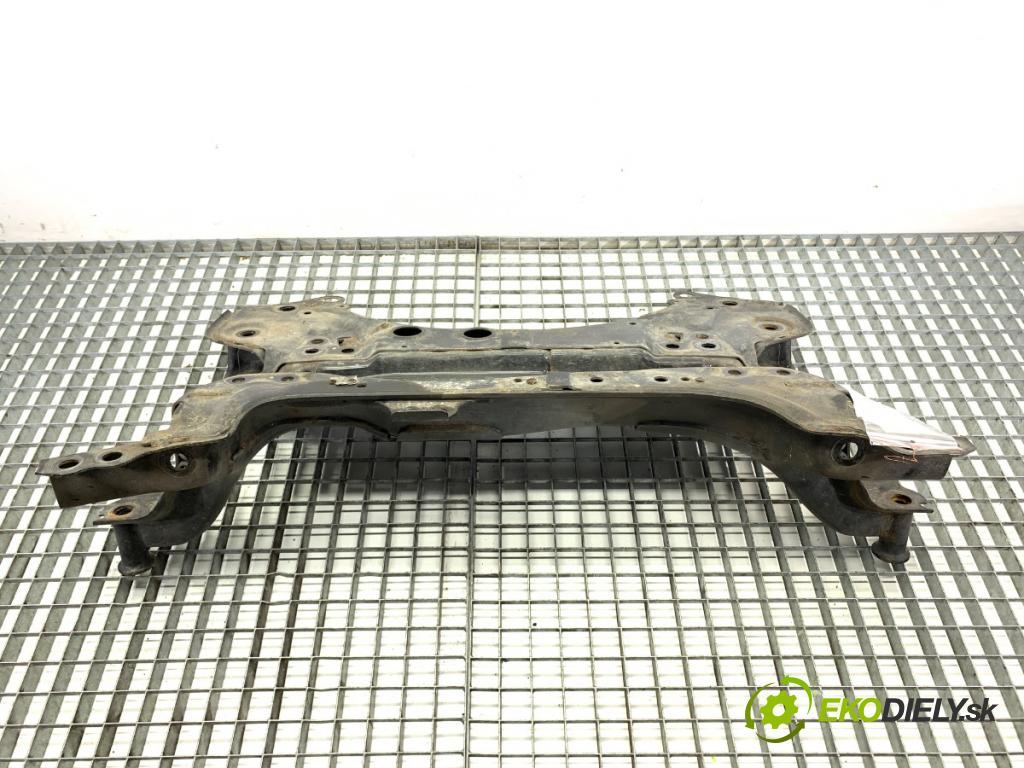 TOYOTA AURIS II Kombi 2017 73 kW 1.8 Hybrid (ZWE186_) 1798 výztuha pod motor  (Přední výztuha)