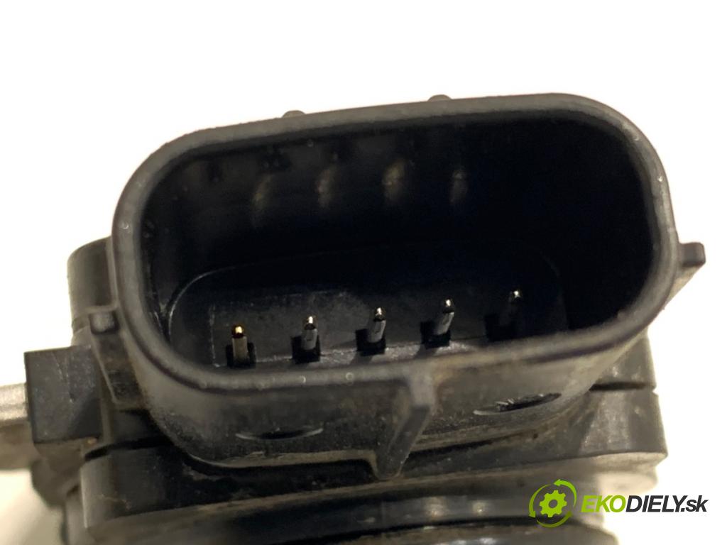 TOYOTA AURIS II Kombi 2017 73 kW 1.8 Hybrid (ZWE186_) 1798 Váha vzduchu 22204-0V020 (Váha vzduchu)