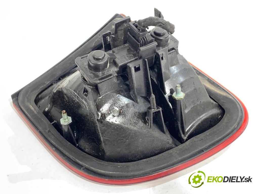 SEAT LEON I liftback 2001 66 kW 1.9 TDI 1896 Svetlo zad pravá vnútorná 1M6945092B (Kľučka dverí ostatné)